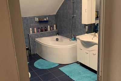 Casă cu 4 camere în Central - 2