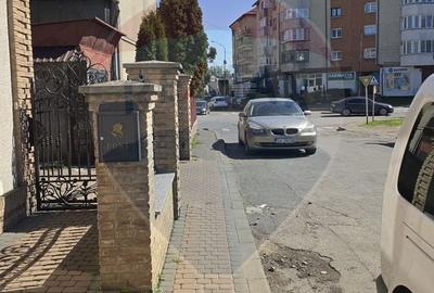 Spațiu comercial, de 50 mp, în Central - 11