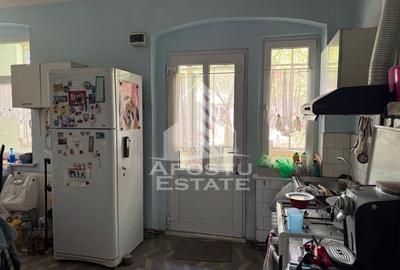 Casă individuală cu 7 camere cu Canalizare în Central - 8