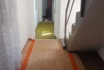 Casă cu 4 camere cu Canalizare în Central - 11