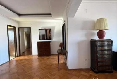 Apartament cu 3 camere decomandat în P-ța Universității - 1