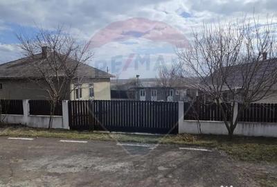 Casă cu 4 camere cu Teren 614 Mp în Stânca (Ștefănești) - 10