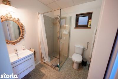 Casă cu 6 camere cu Teren 3700 Mp în Central - 2