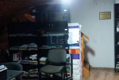 Casă cu 9 camere cu Canalizare în Centru Civic - 17