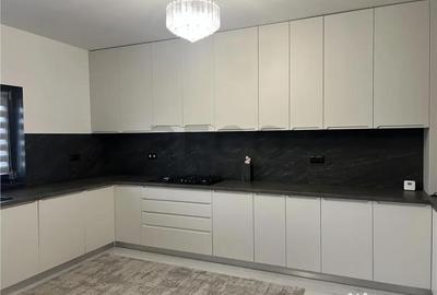 Casă cu 4 camere cu Teren 1200 Mp în Dealuri Oradea - 1