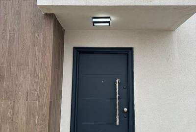 Casă individuală cu 4 camere cu Canalizare în Tunari