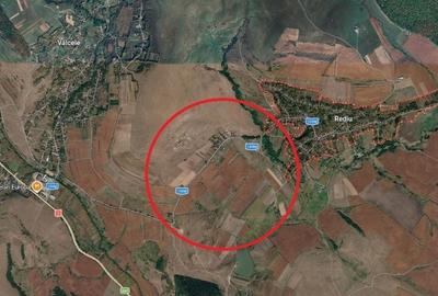 Teren Construcții intravilan de 1500 mp, în Rediu