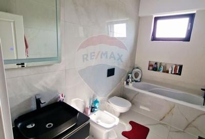 Apartament cu 3 camere de vanzare - 4