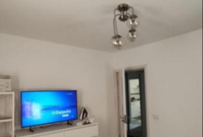 Apartament cu 2 camere decomandat în Km 5 - 5