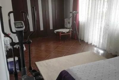 Casă cu 5 camere cu Teren 2100 Mp în Malu cu Flori - 7