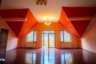Casă cu 4 camere în Central - 2