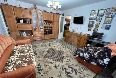 Apartament cu 2 camere semidecomandat în Micro 4 - 3