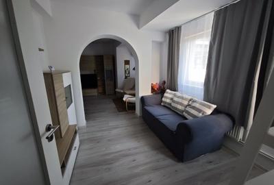 Apartament cu 3 camere semidecomandat, mobilat în Unirii - 1