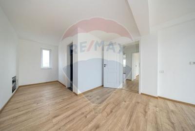 Casă cu 4 camere cu Teren 501 Mp în Sânpetru - 35