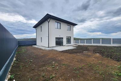 Casă cu 4 camere cu Teren 410 Mp în Miroslava - 4