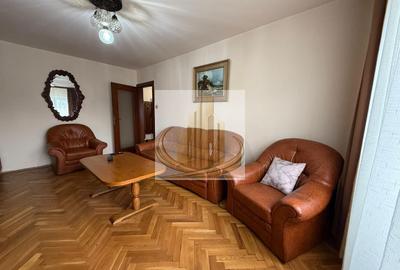 Apartament cu 3 camere decomandat, mobilat în Aradului