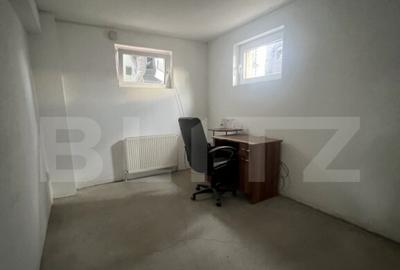 Spațiu comercial, de 259 mp, în Central - 8