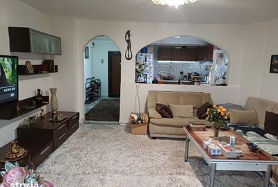 Apartament cu 3 camere decomandat în Central - 1