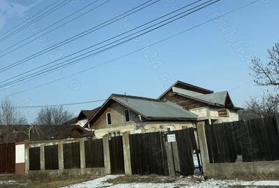 Casă cu 2 camere cu Teren 3700 Mp în Gămănești - 1