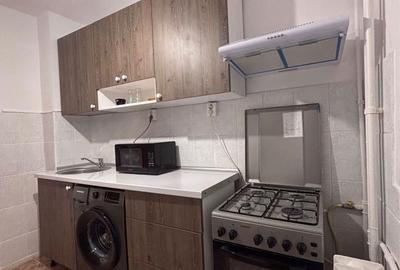 Apartament cu 2 camere decomandat în Titan