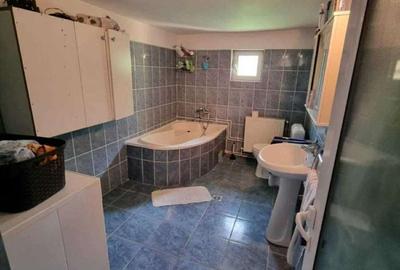 Casă cu 4 camere în Priporu - 11