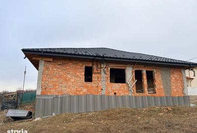 Casă cu 4 camere cu Teren 350 Mp în Bucium - 5
