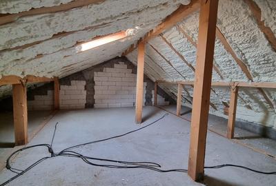 Casă cu 4 camere cu Canalizare în Central - 13