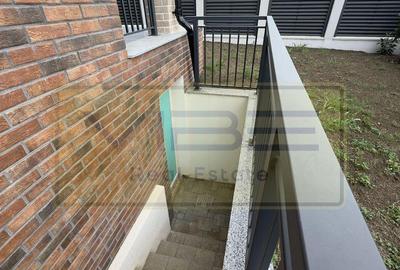 Casă cu 5 camere cu Teren 419 Mp în Miroslava