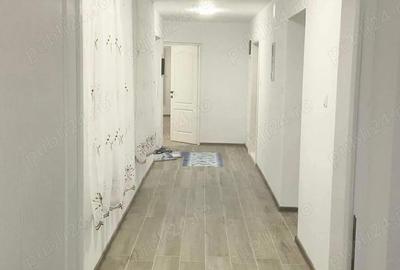 Casă cu 4 camere cu Teren 913 Mp în Cenad