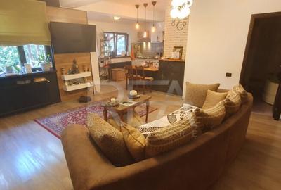 2 case ?i curte individuala la 400 de metri de sta?ia de - 15