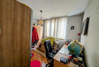 Unirii,D+P+E+M,Parc Carol,postbelic,renovata,semineu,plansee beton,curte-parcare - 12