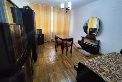 Apartament cu 3 camere decomandat în Central - 2