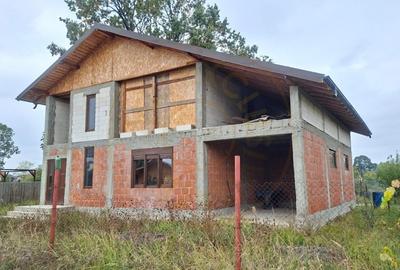 Casă individuală cu 4 camere cu Teren 578 Mp în Cerșani - 1