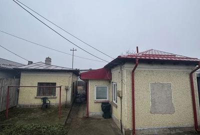 Casă cu 4 camere în Uiești - 18