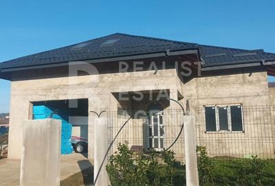 Casă cu 6 camere cu Teren 500 Mp în Central - 7