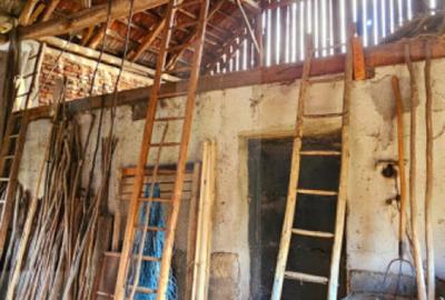 Casă cu 2 camere cu Teren 1223 Mp în Bicfalău - 2