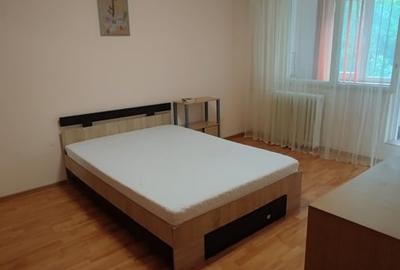 Apartament semidecomandat în Tineretului