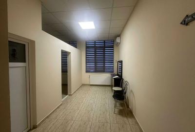 Spațiu comercial, de 26 mp, în Central - 3