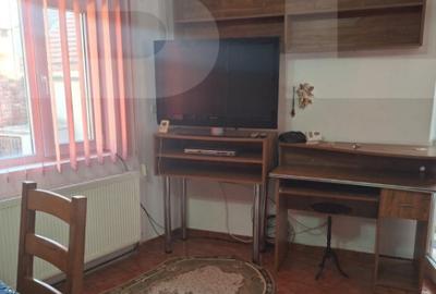 Casă cu 4 camere cu Teren 264 Mp în Central - 1