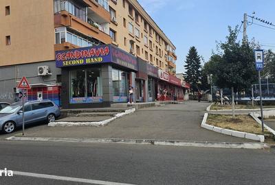 Spațiu comercial, de 440 mp, în 9 Mai - 6