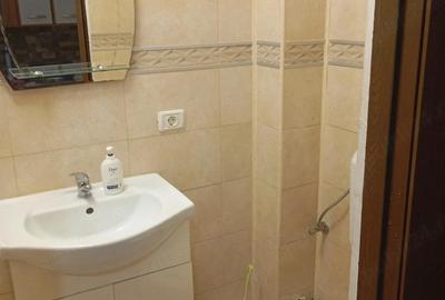 Garsonieră decomandată în UTA - 3