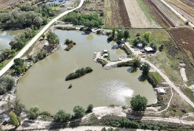 Spațiu comercial, de 4,700,000 mp, în Ineu - 1