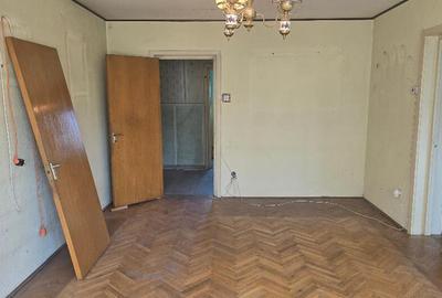 Vand apartament 3 camere decomandat in Deva, Titu Maiorescu, etaj 2 Vand apartament 3 camere decomandat in Deva, Titu Maiorescu, etaj 2 - 4