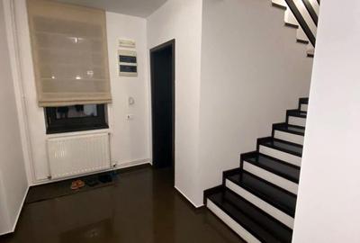 Casă individuală cu 5 camere cu Canalizare în Central - 11
