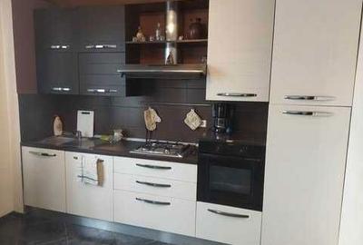 Apartament cu 4 camere decomandat în Central - 2