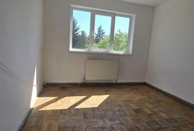 Apartament cu 4 camere în Aleea Trandafirilor - 2