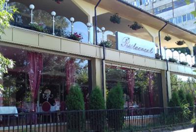 Spațiu comercial, 2000 mp în 1 Decembrie 1918 - 1