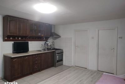 Casă cu 4 camere cu Canalizare în Central - 5