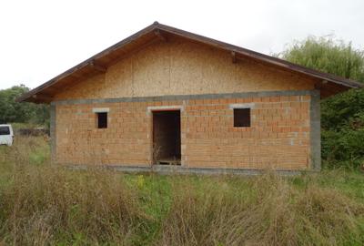 De vanzare casa la rosu in Bod - 1