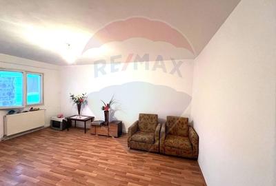 Apartament cu 3 camere decomandat în Republicii - 2